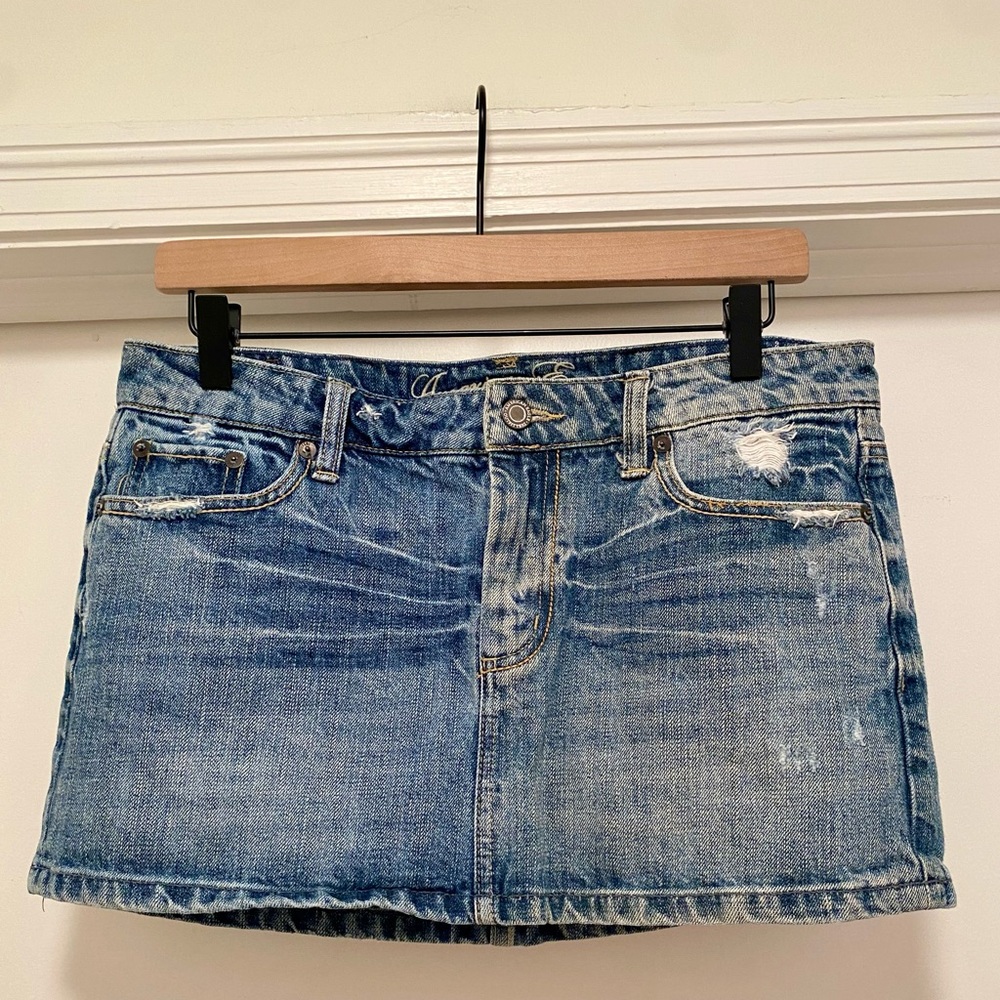 Y2K Vintage American Eagle Denim Mini Skirt size 8 Distressed 2000s